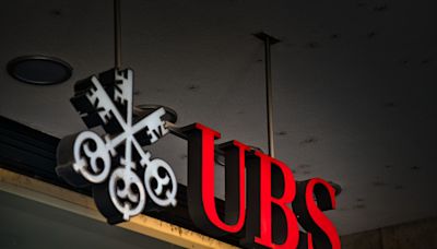 UBS stock sends mixed signals ahead of earnings: buy or sell?