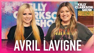 Kelly Clarkson Admits She Changed One Lyric In Avril Lavigne's 'Breakaway'