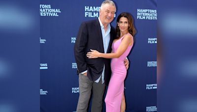 Prozess eingestellt: Alec Baldwin meldet sich auf rotem Teppich zurück