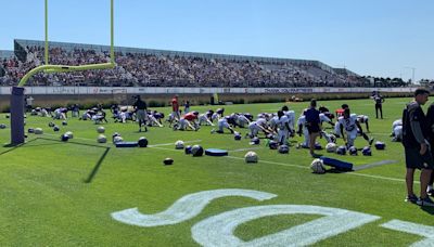 Robert Tonyan carted off at Vikings training camp practice due to back spasms