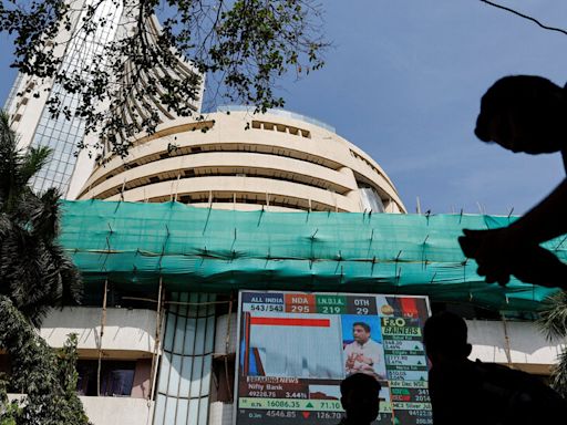 India’s Stock Market Tumbles on Close-Run Election Result