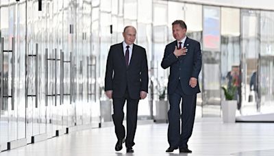 Putin amenaza con respuesta asimétrica en caso suministro de armas de precisión a Ucrania