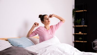 Can waking up 45 minutes before sunrise help in naturally detoxing your body? Here’s what the expert says