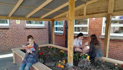 Worcester school unveils new outdoor reading space