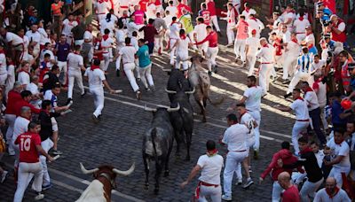 San Fermín 2024: Este es el origen de la ropa blanca y el pañuelo rojo