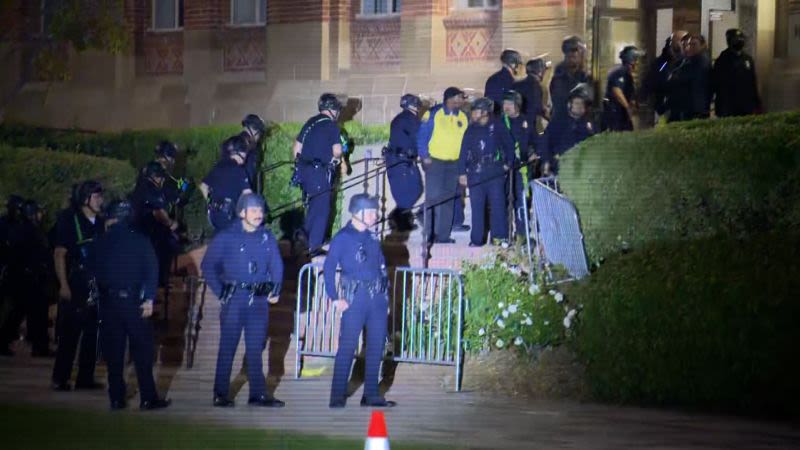 See moment police enter encampment at UCLA | CNN
