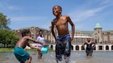 Heatwave expected to linger in Chicago all week as high temp forecast to hit 97 today