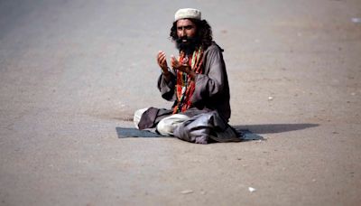 Why beggars flying to beg abroad has Pakistanis worried