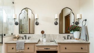 10 Ideas for Bathroom Vanity Lighting and Mirror Arrangements (10 photos)