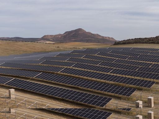 Instalan una planta solar en Alhendín con innovadoras medidas ambientales y compatible con uso agrícola del suelo