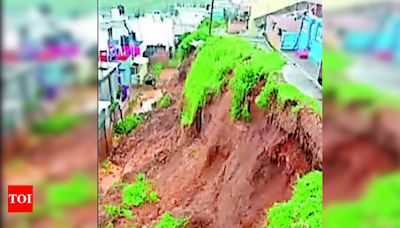 Heavy rain triggers landslides in Nilgiris; 6 houses damaged | Coimbatore News - Times of India