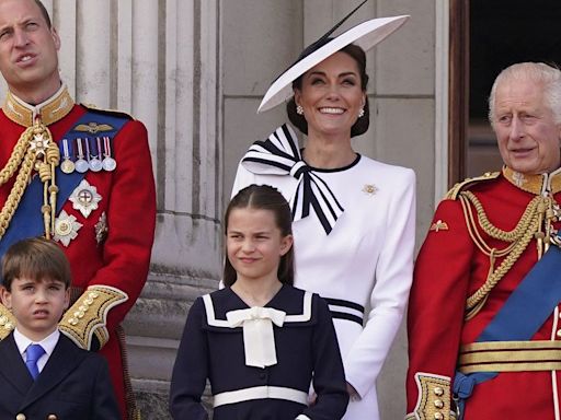 NO COMMENT: La familia real británica, unida con motivo del cumpleaños del rey Carlos III