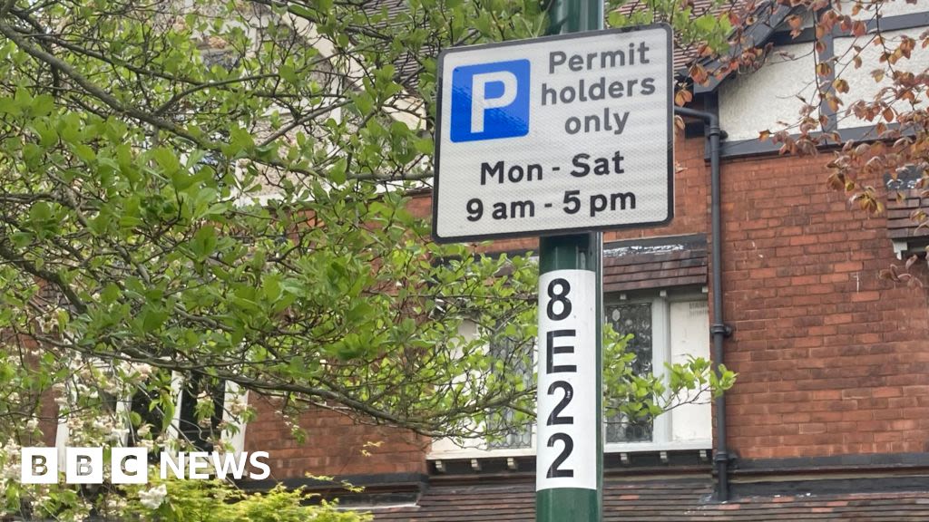 Stroud 'controversial' parking permit scheme halted
