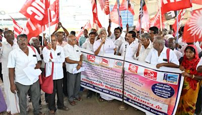 Trade unions stage demo against Centre’s new criminal and labour laws