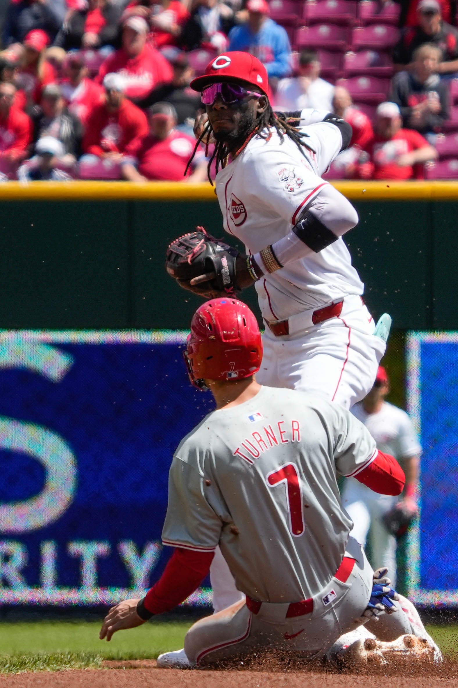 Legend of Cincinnati Reds SS Elly De La Cruz moves at 106.9-mph – or so it seemed