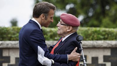 Carlos III pronunció un emotivo discurso y Macron elogió el “espíritu de sacrificio” en el inicio de las ceremonias por los 80 años del Día D