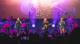 Wynonna Judd, Martina McBride, And Ashley McBryde Perform "Coal Miner's Daughter" In Tribute To Loretta Lynn