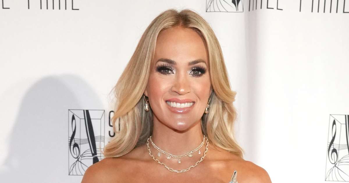 Carrie Underwood Wows Nashville Fans in Strapless Mini: ‘Those Legs!’