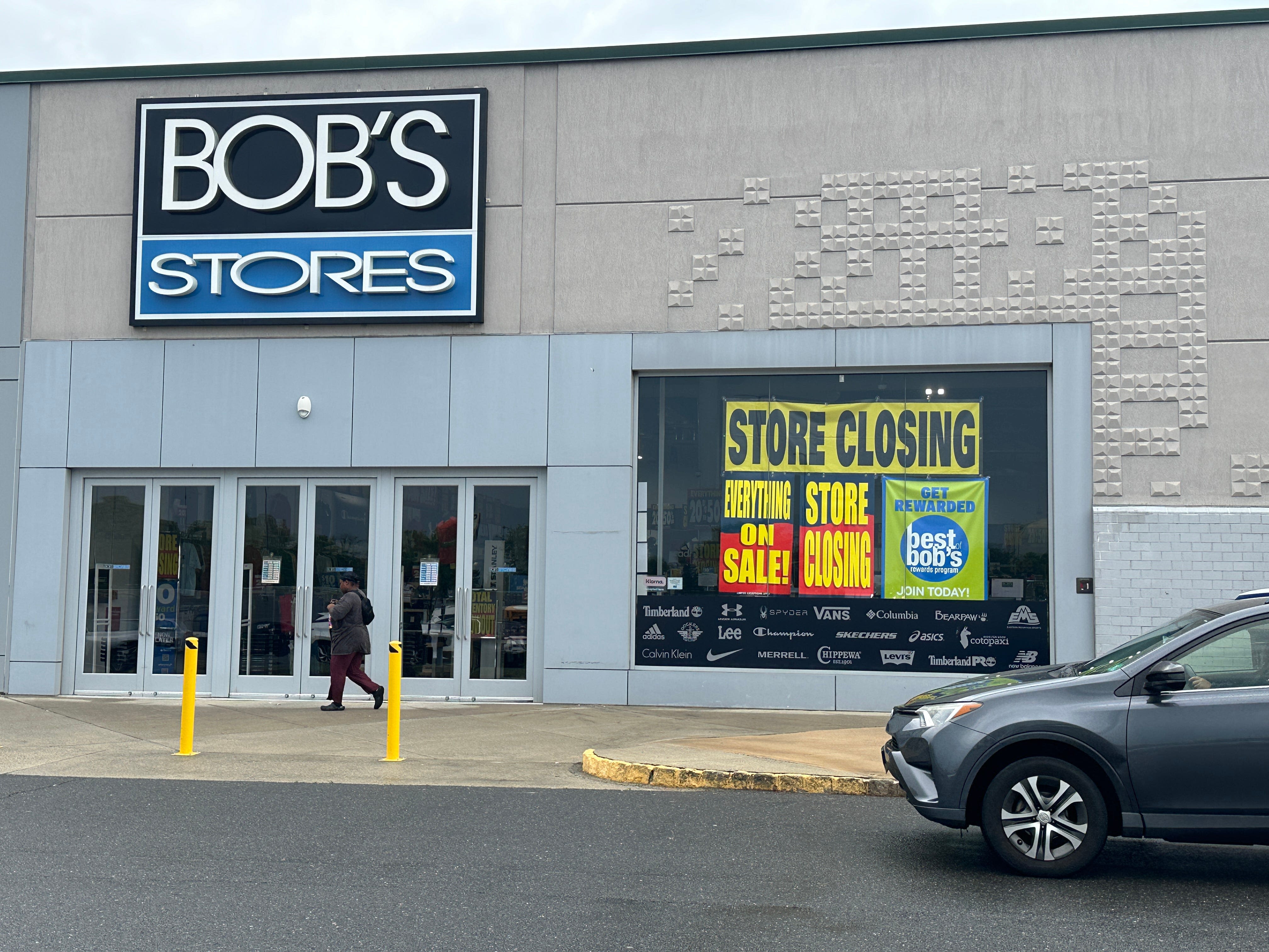 Once again, Bob's Stores giving up on Freehold Raceway Mall