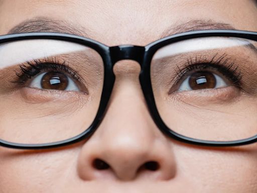度數暴增竟是早發性白內障！醫：及早發現是關鍵，眼球健康才有條件選最佳人工水晶體