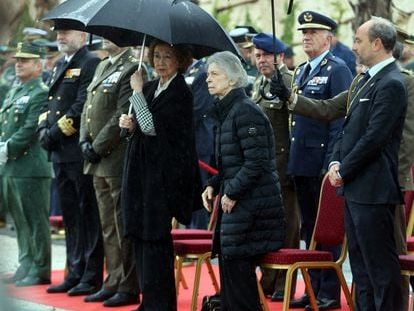 La reina Sofía añade Málaga a su Semana Santa y preside el desembarco de la Legión