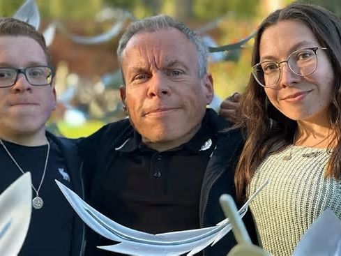 Warwick Davis makes first public appearance since wife's death as he makes statement about loss