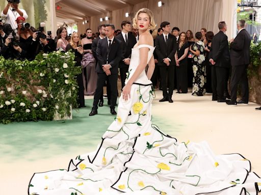 El look de Gigi Hadid para la Met Gala 2024 tardó más de 13.500 horas en confeccionarse