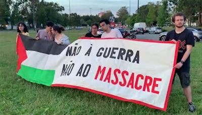 Protesta en la Universidad de Lisboa por el fin del "genocidio" en Palestina