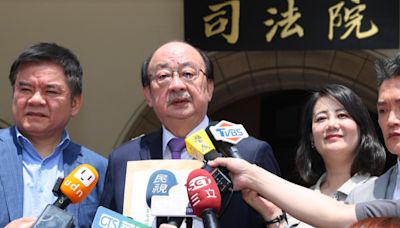 柯建銘會議室門口抽菸被開罰！北市衛生局：首次有明確事證裁罰2000元