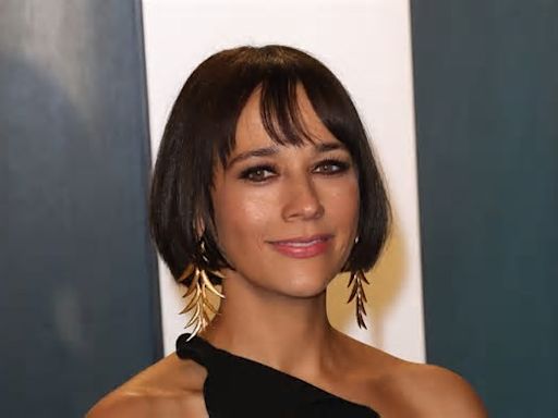 Rashida Jones Is Expected to Attend the Lupus LA Cuisine for a Cause Spring Dinner