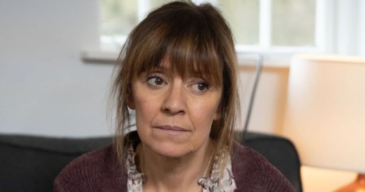 Emmerdale's Zoe Henry sends fans wild as she unveils huge transformation on air