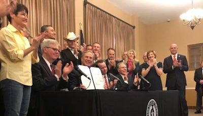 Gov. Greg Abbott uses NRA speech in Dallas to amplify his endorsement of Donald Trump