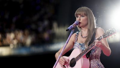 Taylor Swift gets a touching welcome to Scotland with bag pipe performance