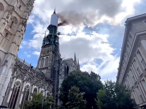 Blaze breaks out at famed 1,000-year-old French cathedral