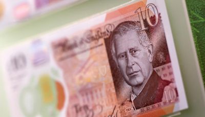Los billetes de banco con la imagen del rey Carlos III entran en circulación en Reino Unido