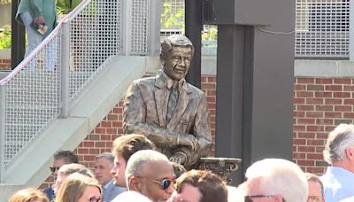 ‘Remarkable man’: Statue honors Richard Lugar, late former U.S. senator and Indianapolis mayor