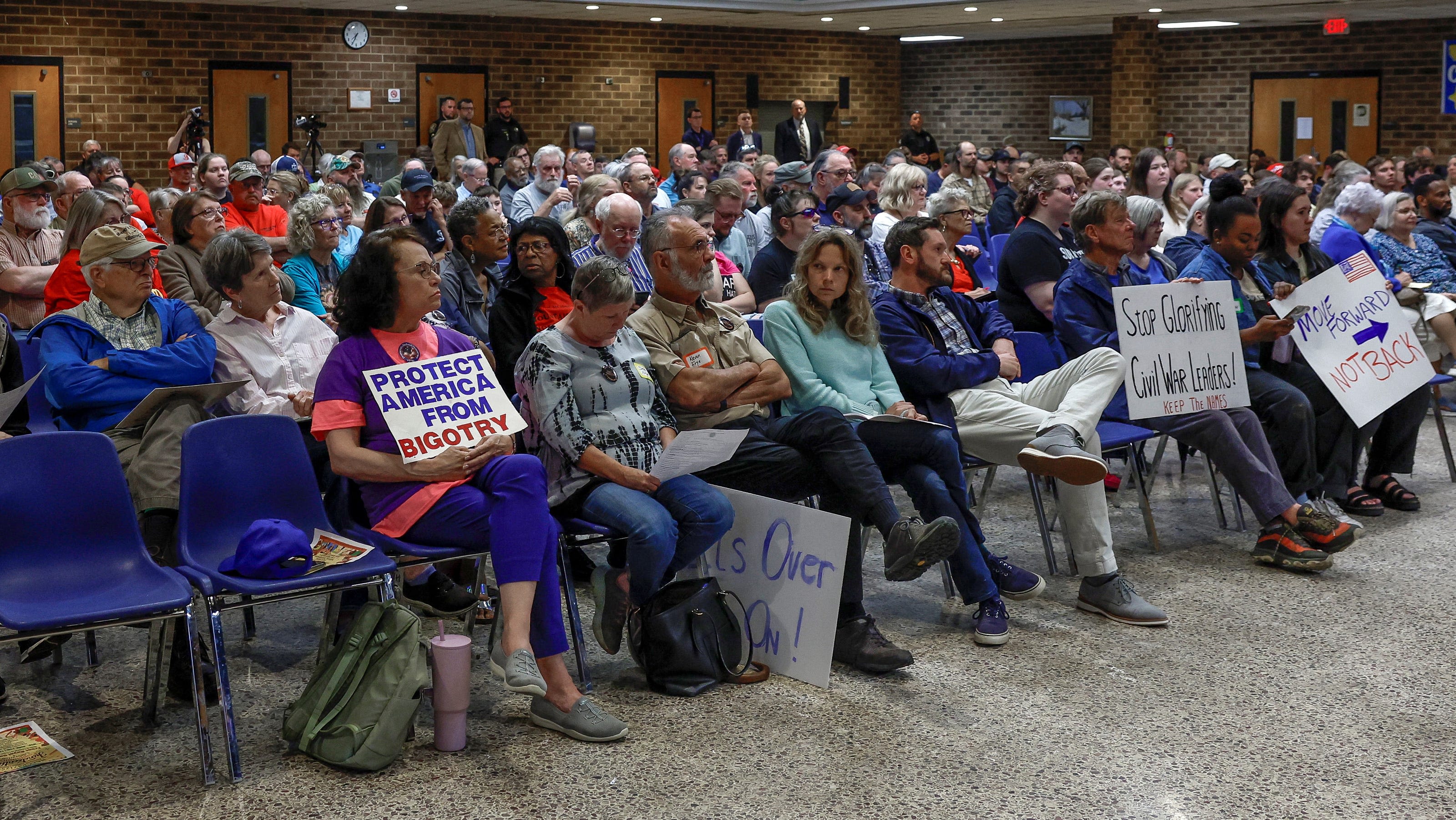 Virginia school board votes to restore names of Confederate leaders to 2 schools