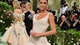 Bruna Marquezine conta que mal conseguia respirar em vestido do Met Gala: "Tecido me cortava" | Donna