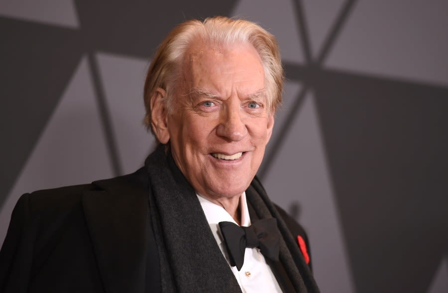 Celebrities remember Donald Sutherland