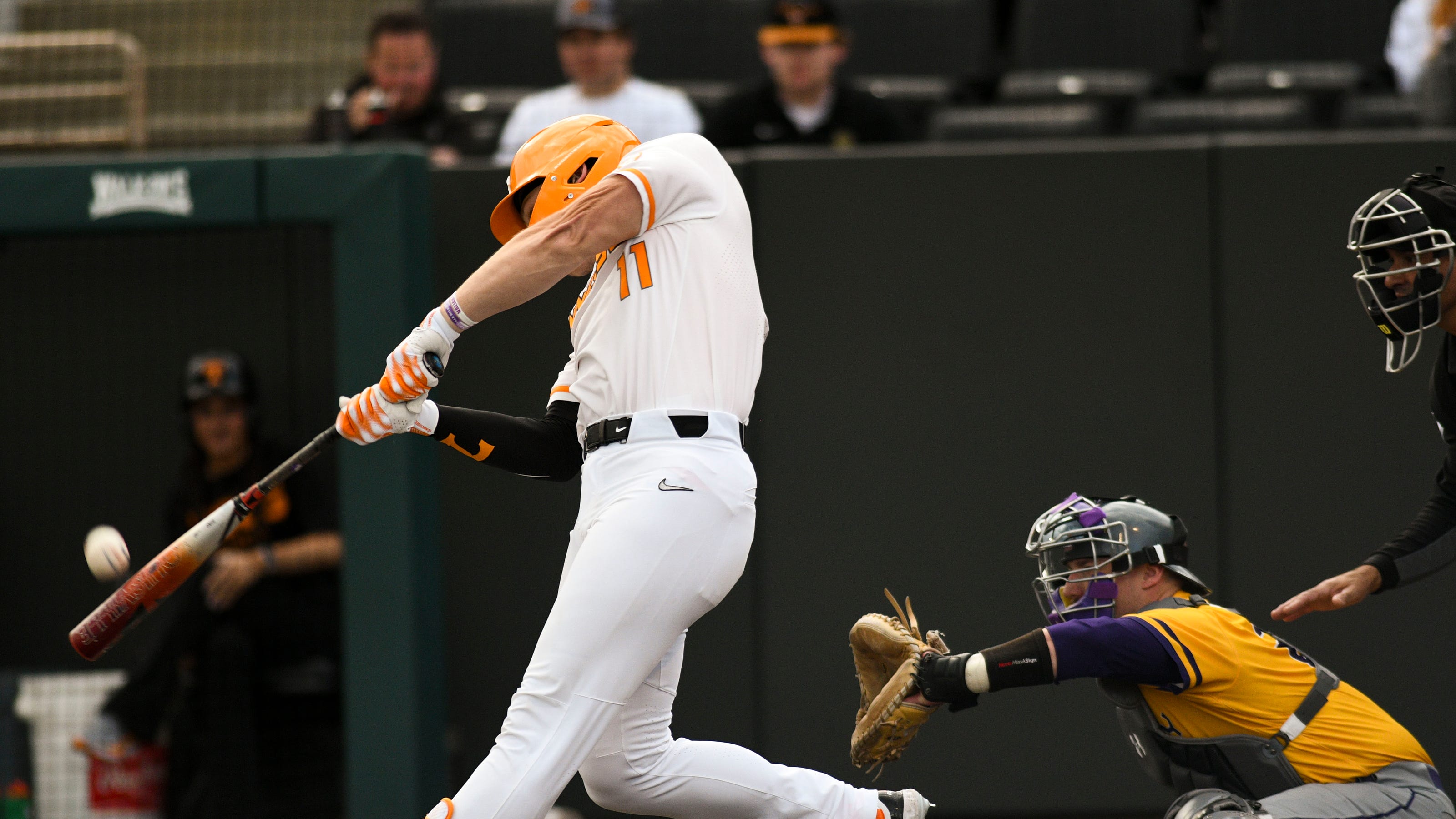 Tennessee baseball continues home run history chase with 6 in series-opening win vs Missouri