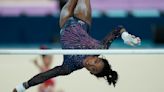 Biles presenta una nueva habilidad que podría llevar su nombre en las barras asimétricas