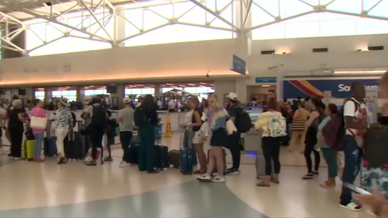 Millions of Americans travel during record-breaking holiday weekend - WSVN 7News | Miami News, Weather, Sports | Fort Lauderdale