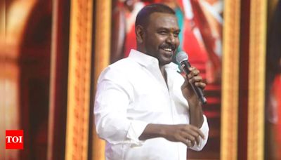 Raghava Lawrence reacts to a fan who worships the actor as a God | Tamil Movie News - Times of India