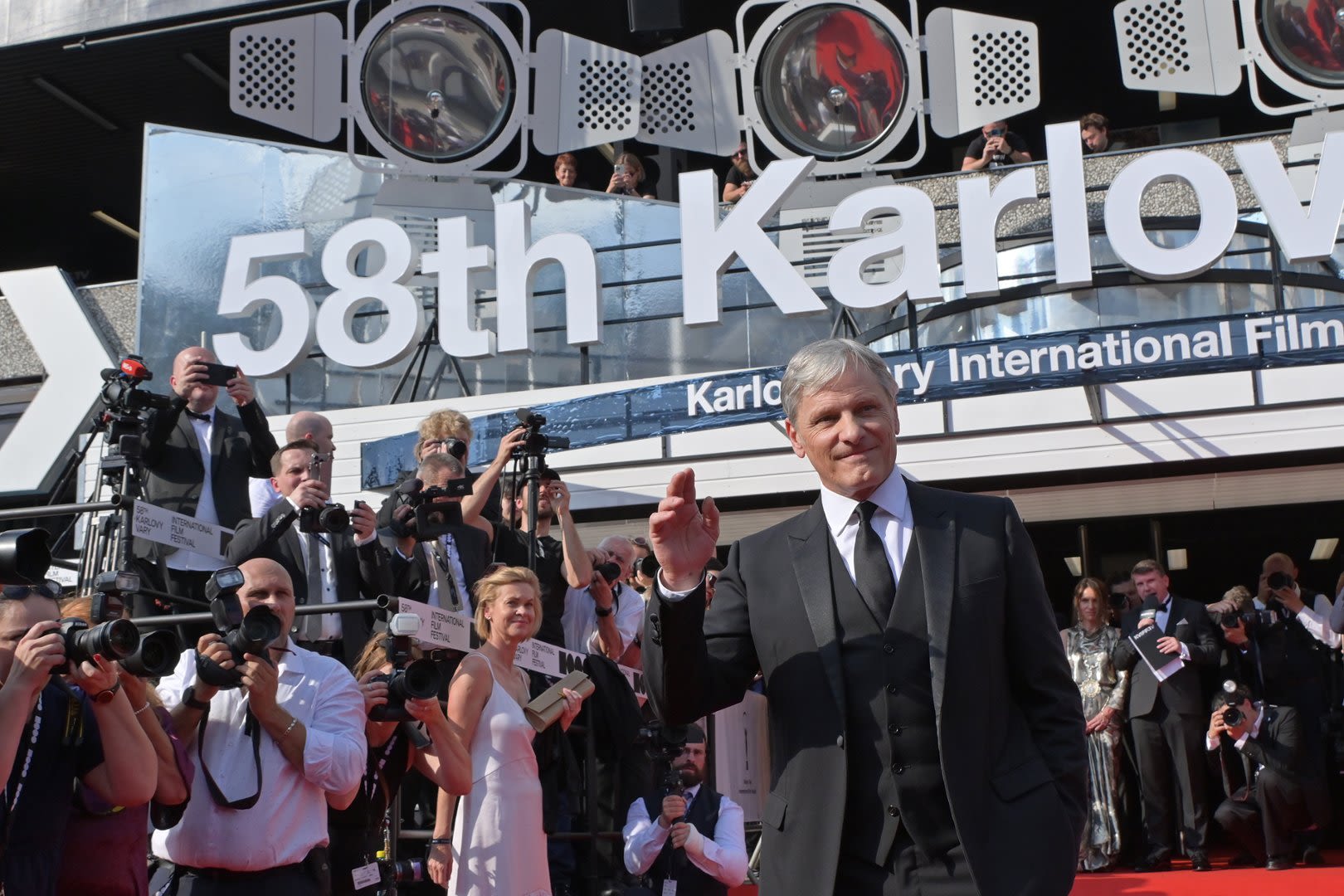 The 58th Karlovy Vary International Film Festival Opens With A Nostalgic Look Back To The ’90s