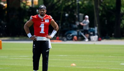 Eagles’ Jalen Hurts ‘will never’ be a top QB, rival says