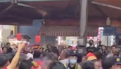 屏東縣鹽埔鄉深夜廟會爆發衝突現場一團亂