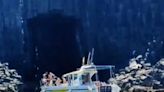 獨／澎湖西吉嶼藍洞疑遭遊艇闖入 遊客興奮拍照