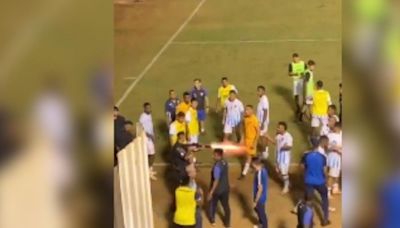 Viral: Portero reacciona al disparo de un policía en el futbol de Brasil