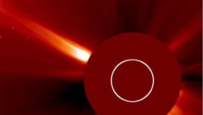 Doomed comet spotted near the sun during the April 8 total solar eclipse