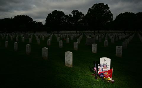 What’s to become of the keepsakes left at Arlington Cemetery?